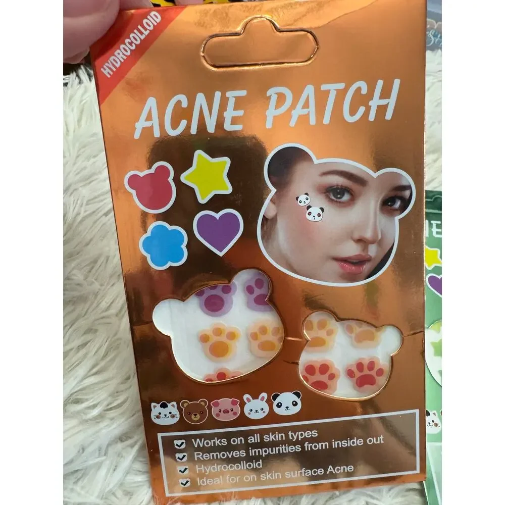Set of 2 acne patches with super cute designs